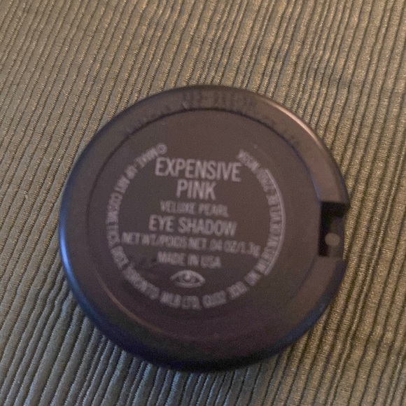 New MAC eye shadow Expensive Pink Veluxe Pearl sexy shade can be worn anytime - Picture 2 of 5
